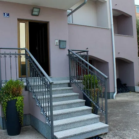 Spring Apartment Apartment Split
