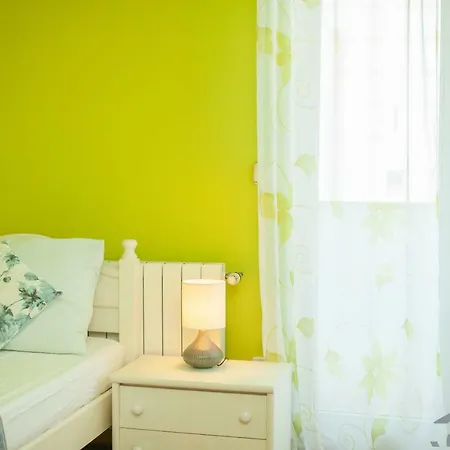 Spring Apartment *
