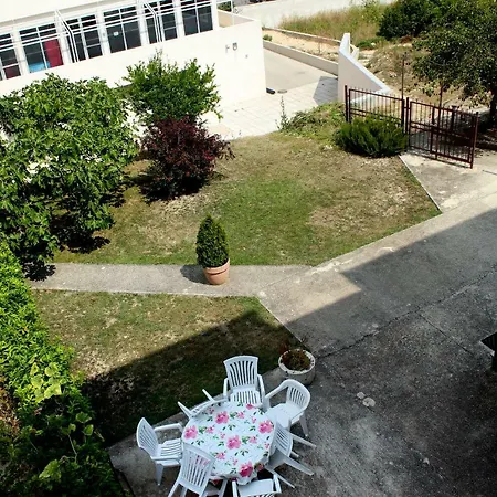 Spring Apartment Split